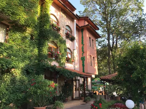 Oleander House and Tennis Club