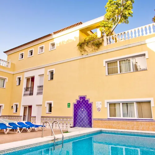 RF Astoria Hotel
