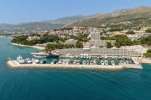 Le Meridien Lav