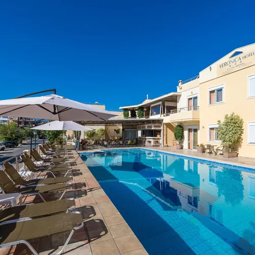 Veronica Hotel & Suites