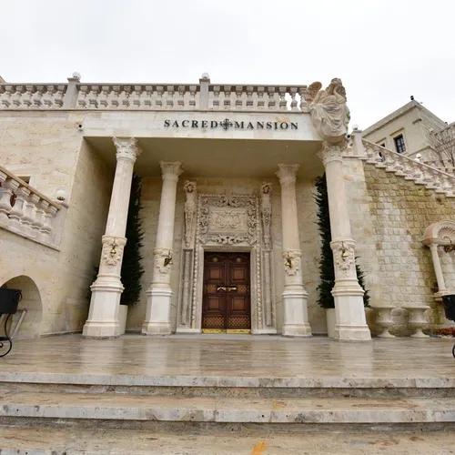Sacred Mansion Hotel