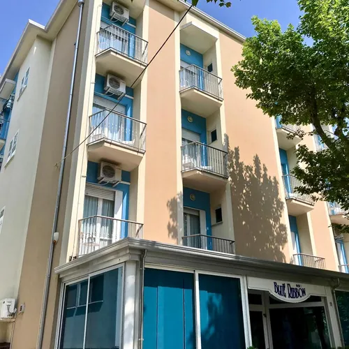 Blue Ribbon Hotel