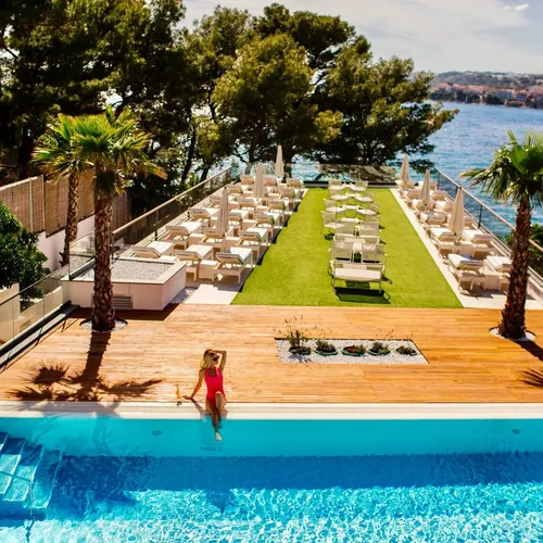 Eden Hotel