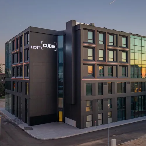 Cube Hotel