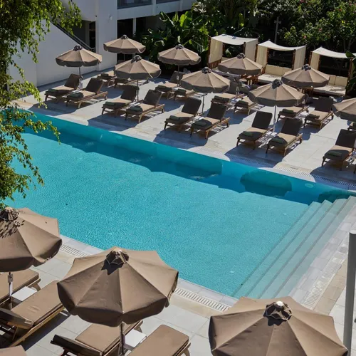 Nissi Park Hotel