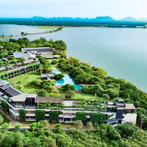 DoubleTree by Hilton Weerawila Rajawarna Resort