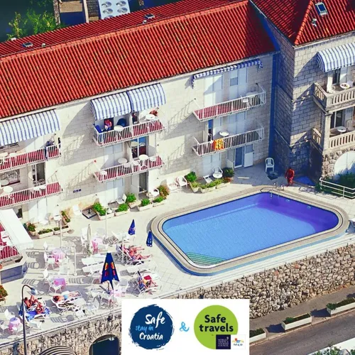 Komodor Hotel